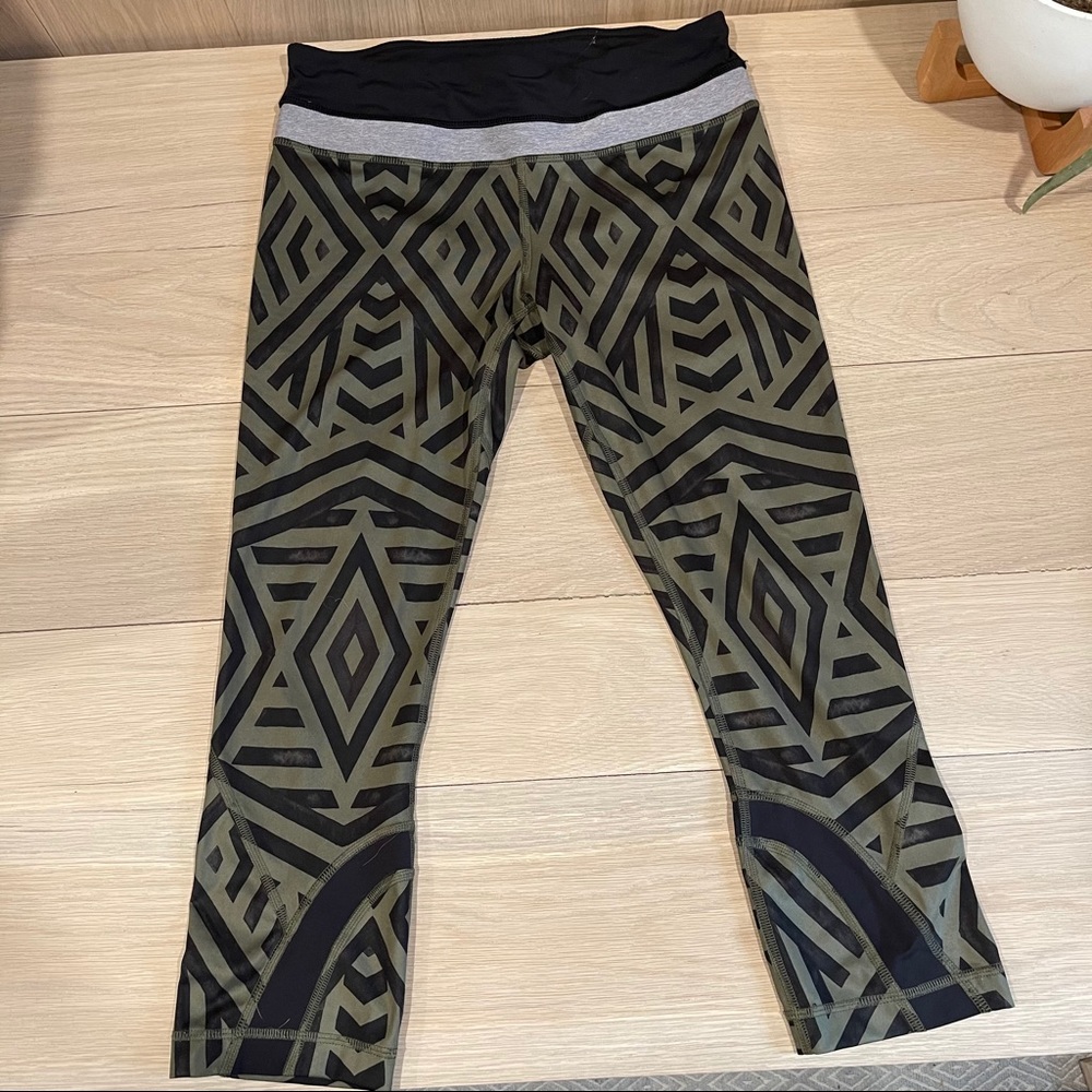 Aztec lululemon crop leggings for running